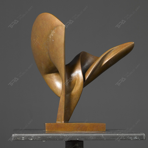 Sculpture en acier inoxydable bruine avec le vent