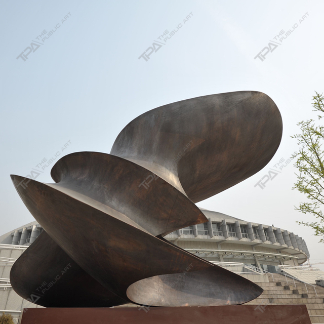 Horizon de sculpture en cuivre pour collection