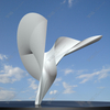Sculpture en acier inoxydable bruine avec le vent